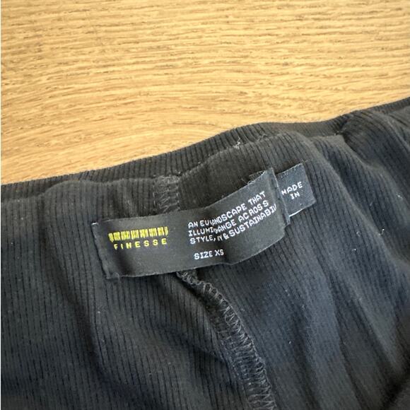 Finesse - Iva Ribbed V Waist Pants in Black - Picture 3 of 5